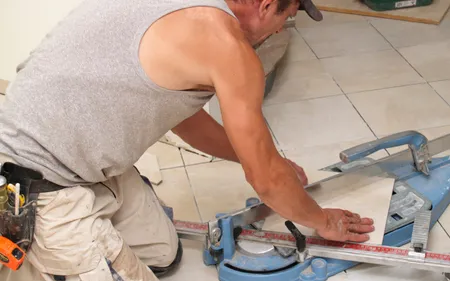 hacer alicatado de baños a precio barato en manilva, malaga